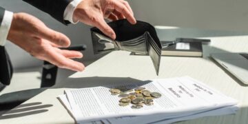 Ex-jogador do Liverpool declara falência após dívida milionária