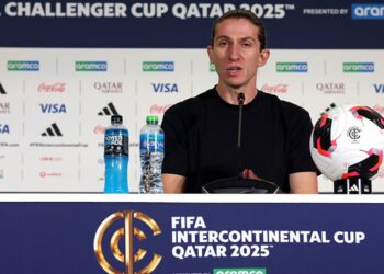 Filipe Luís durante entrevista coletiva