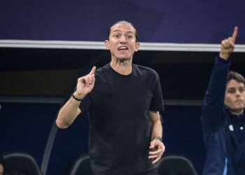 Quanto ganha Filipe Luís no Flamengo e como funciona o salário de técnicos no futebol brasileiro