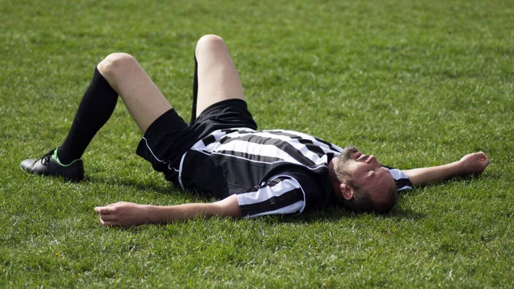 O que jogadores de futebol comem para aguentar os 90 minutos em campo?