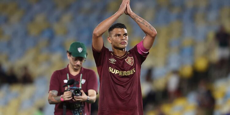 Thiago Silva durante partida pelo Fluminense