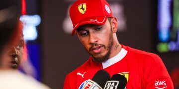 Hamilton não pensa em sair da F1