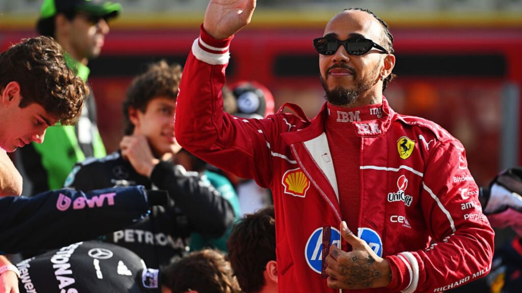Hamilton afasta aposentadoria da F1 após temporada difícil