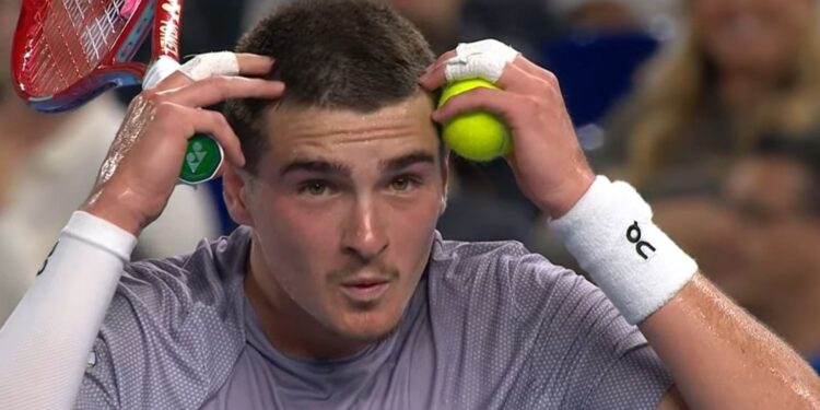 João Fonseca durante jogo contra Alcaraz