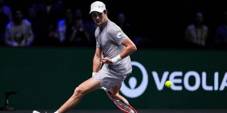 João Fonseca durante partida de tênis
