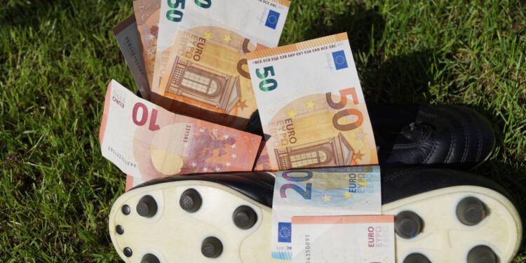 Os três clubes que mais faturaram com premiações em 2025 – dois deles não ganharam títulos