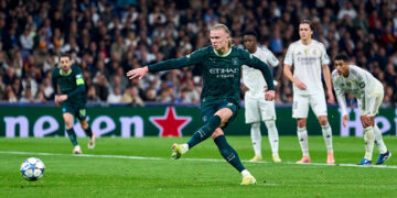 Haaland converte pênalti para o Manchester City