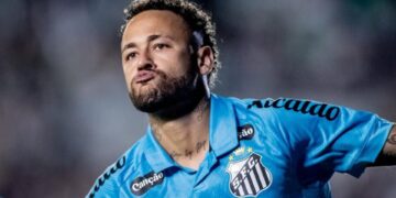 Neymar comemorando gol contra o Juventude