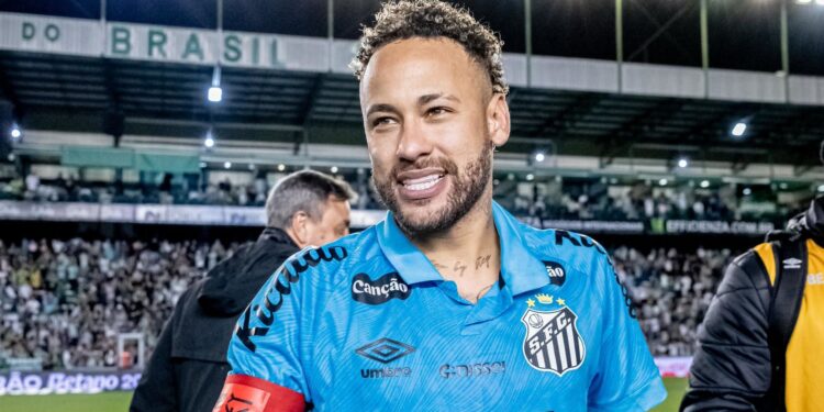 Neymar vibrando após vitória do Santos