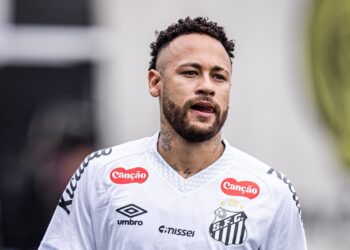 Neymar ainda não renovou com o Santos