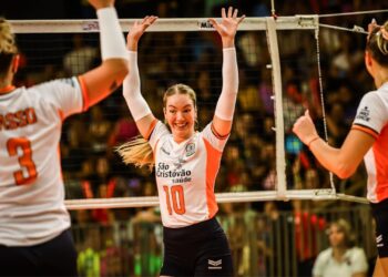 Jogadores do Osasco comemorando