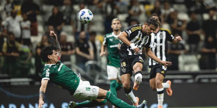 Lance do jogo entre Atlético-MG e Palmeiras