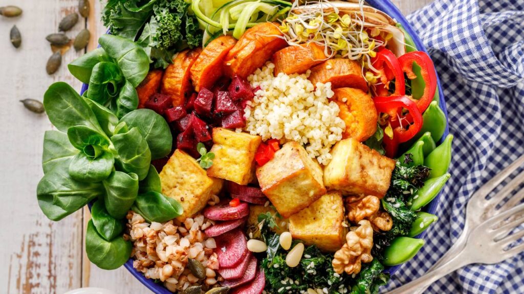 Atletas veganos: é possível ter alto desempenho sem comer carne?