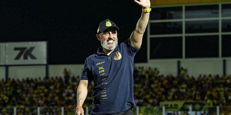 Rafael Guanaes em jogo do Mirassol