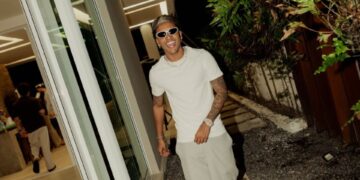 Rodrygo esteve em Maracaípe durante a folga