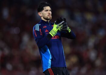 Rossi durante aquecimento para jogo do Flamengo