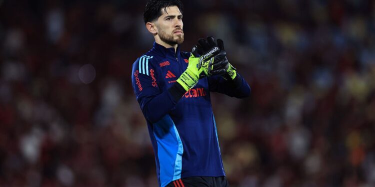 Rossi durante aquecimento para jogo do Flamengo