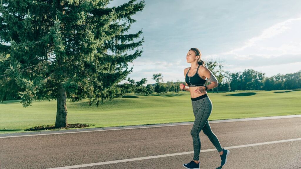 A técnica simples que deixa sua corrida mais leve e eficiente