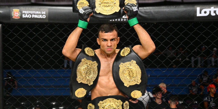 Tiago Pereira aumentou sua coleção de cinturão - Foto: Leandro Bernardes/Pximages