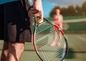 Sonha em jogar tênis? Conheça os custos e prepare o bolso