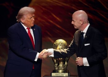 Trump e infantino durante sorteio da Copa do Mundo