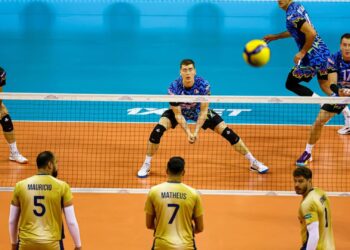 Lance do jogo entre Vôlei Renata e Perugia