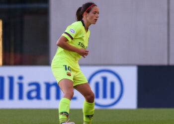 Qual o salário da atual Bola de Ouro, a melhor jogadora de futebol no mundo