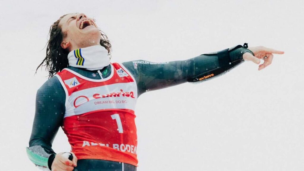 Brasileiro Lucas Braathen quase no pódio em Kitzbühel e segue líder do ranking mundial de slalom