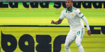 Wesley chama atenção do Manchester City