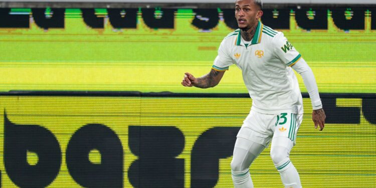 Wesley chama atenção do Manchester City