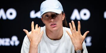 Iga Swiatek vai enfrentar Elena Rybakina nas quartas de final do Australian Open