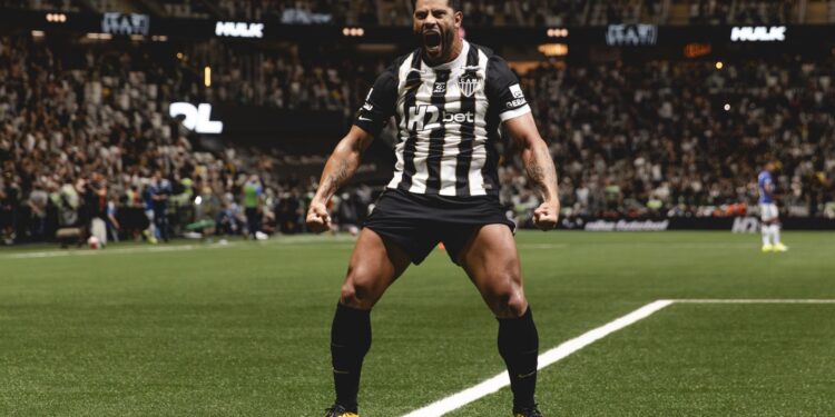 Hulk marcou o gol da virada do Atlético-MG sobre o Cruzeiro