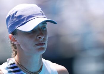 Iga Swiatek perdeu para Elena Rybakina e foi eliminada no Australian Open