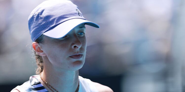 Iga Swiatek perdeu para Elena Rybakina e foi eliminada no Australian Open