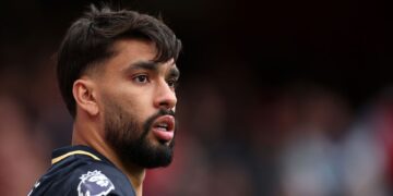 Lucas Paquetá desembarco no Rio de Janeiro para assinar com o Flamengo