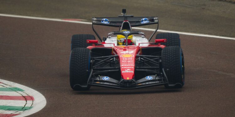 Lewis Hamilton participou do quarto dia de treinos de pré-temporada em Barcelona