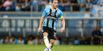 Arthur fala sobre permanência Grêmio após empréstimo