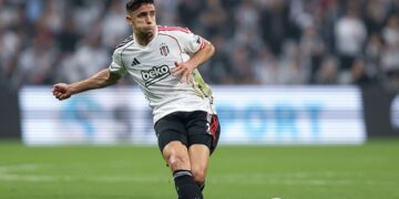 Corinthians anuncia a contratação do zagueiro Gabriel Paulista