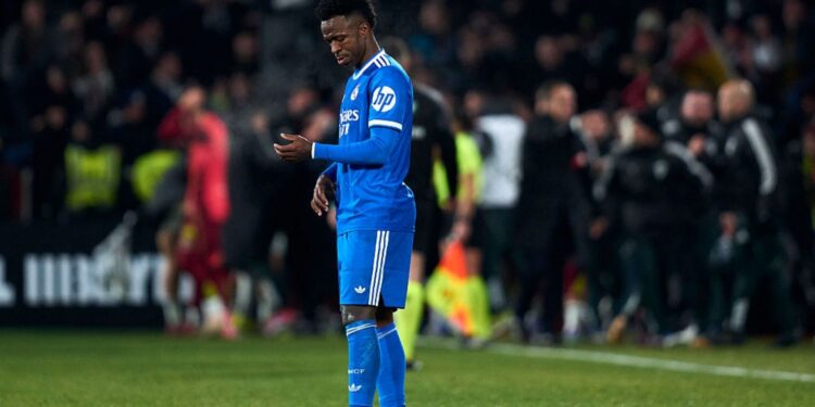 Vinícius Júnior foi criticado pela atuação na derrota do Real Madrid diante do Albacete