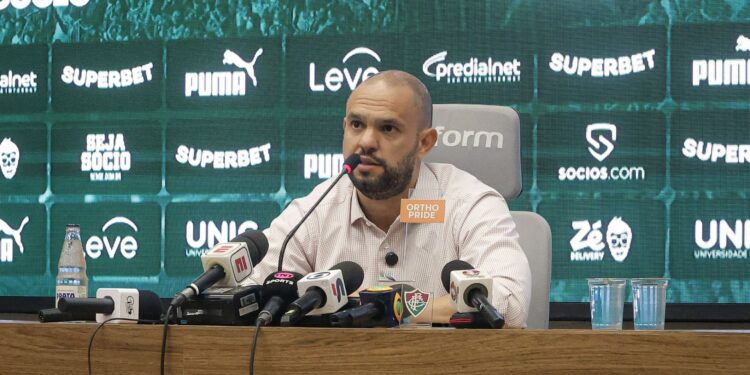 Presidente do Fluminense confirmou o interesse na contratação de Jhon Arias