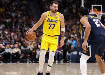 Os Lakers venceram os Nuggets com uma grande atuação de Luka Doncic