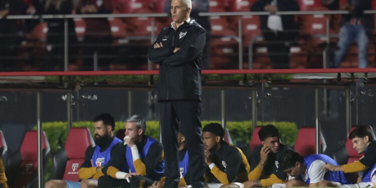 Crespo avalia derrota do São Paulo diante da Portuguesa
