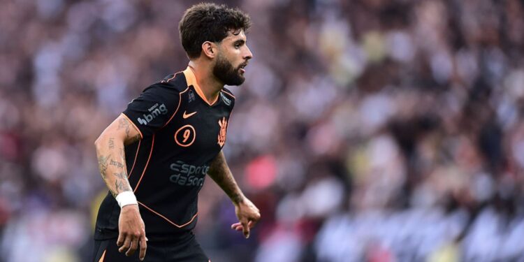 Yuri Alberto perdeu um pênalti e marcou um gol no empate entre Corinthians e Santos