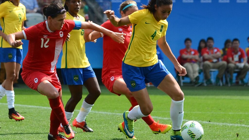 Como foi a luta das mulheres pelo direito de jogar futebol no Brasil