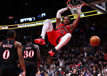 Os Raptors venceram os 76ers na prorrogação