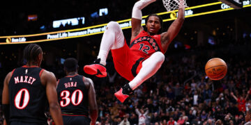 Os Raptors venceram os 76ers na prorrogação