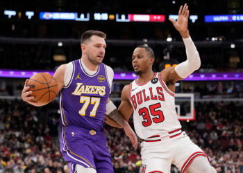Os Lakers venceram os Bulls com grande atuação de Doncic