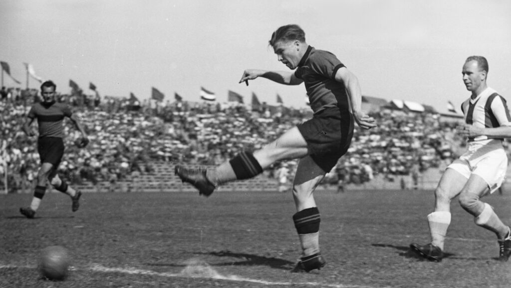 Quem foi Puskás? O homem que deu nome ao prêmio de gol mais bonito do ano