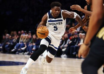 Anthony Edwards em jogo da NBA