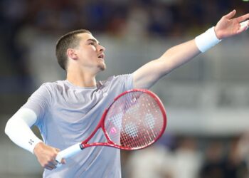 João Fonseca em jogo amistoso antes de temporada da ATP